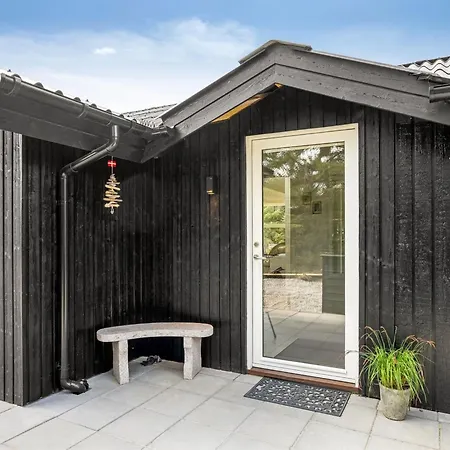 Holiday home Ema