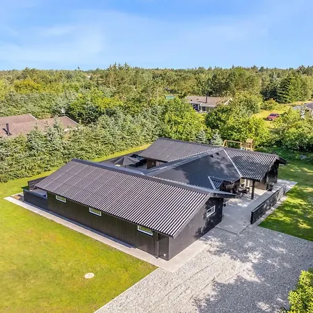 Ema - 1-9km From The Sea By Interhome *