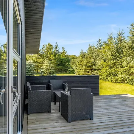 Ema - 1-9km From The Sea By Interhome *